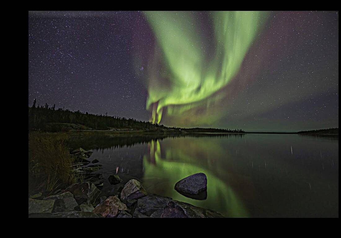 Pontoon Aurora Reflections Reproduction
